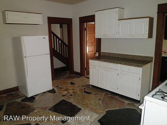 3rd image of 1921 Fairmount Ave