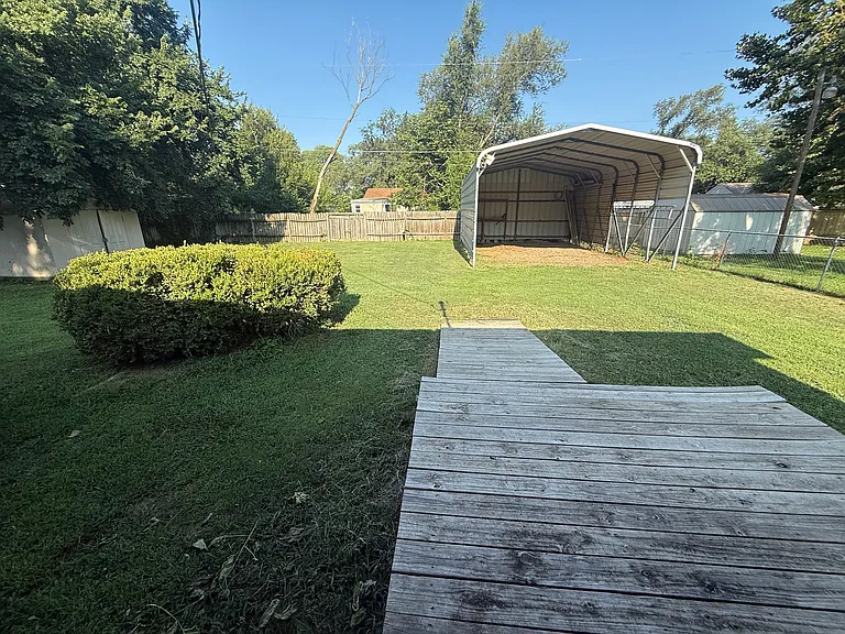 109 Jefferson Ave — Photo 14