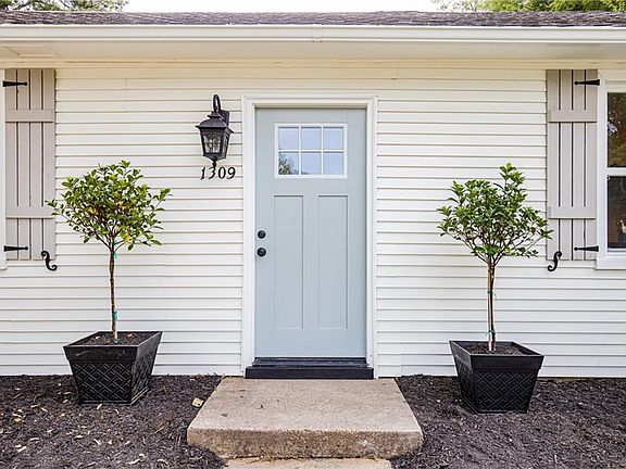5th image of 1309 Saint Michaels Ln