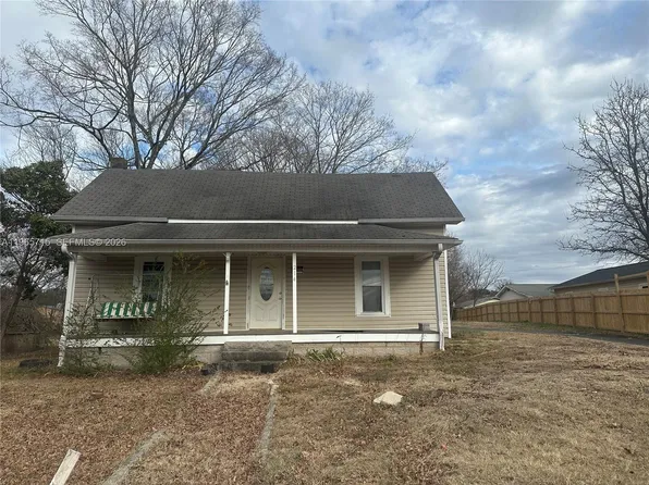 214 S Main St, Faith, NC 28146