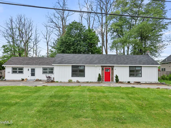 689 N Main St, Sheffield, MA 01257