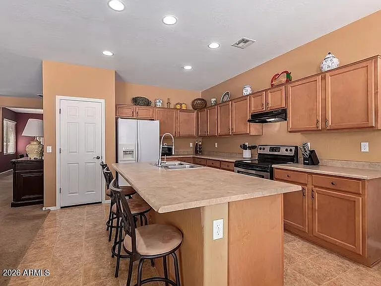 4 bed, 2297 sqft, $3,250 — Photo 2