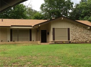 1809 Thomas Pl, Arlington, TX 76010