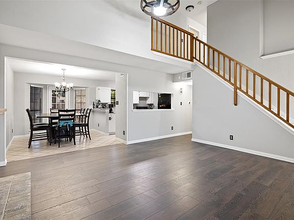 4th image of 2529 Galemeadow Dr