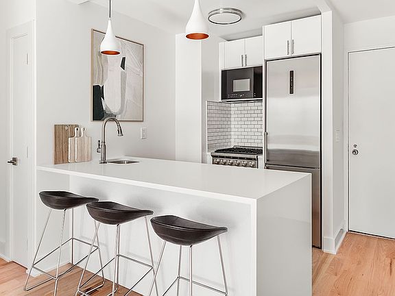 3rd image of 322 W 57th St APT 48J
