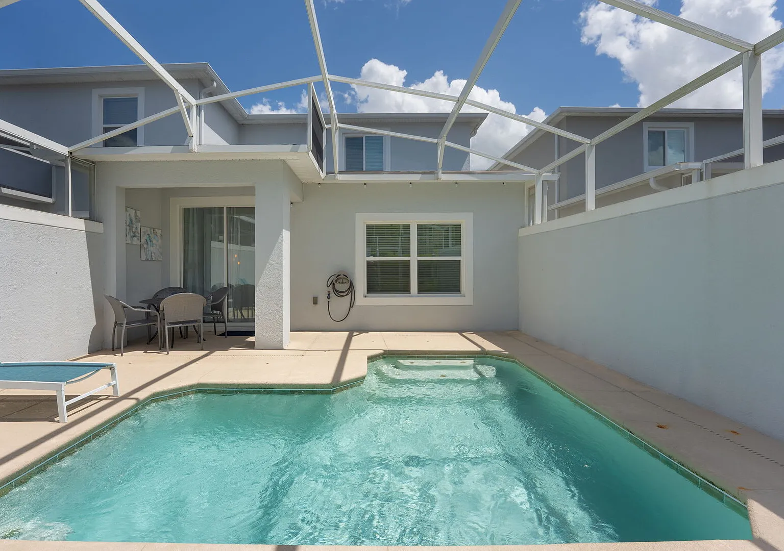 Modern 5BR Retreat, Pool, Water Park & More — Photo 2