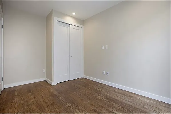 Rented by REAL New York | media 25