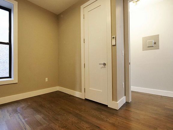4th image of 162 Woodruff Ave #2L