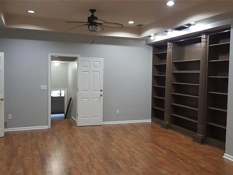 3885 Waterford Dr — Photo 25
