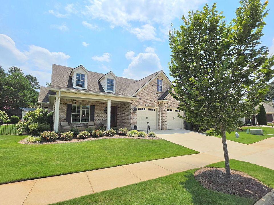 1st image of 10 Kipling Ln