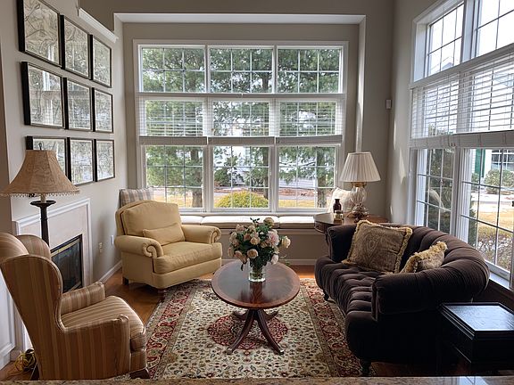 Sitting Area off Kitchen