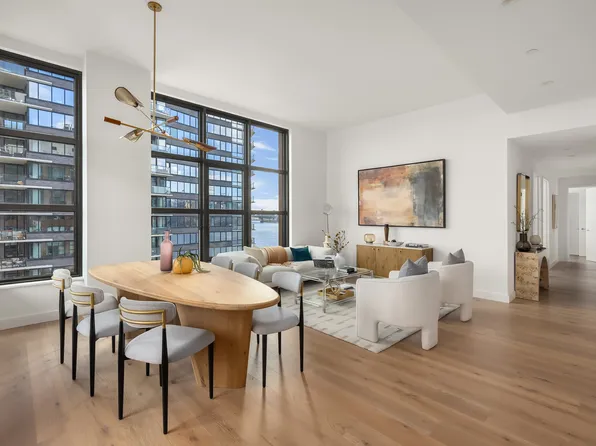 29 Huron Street image 3 of 21