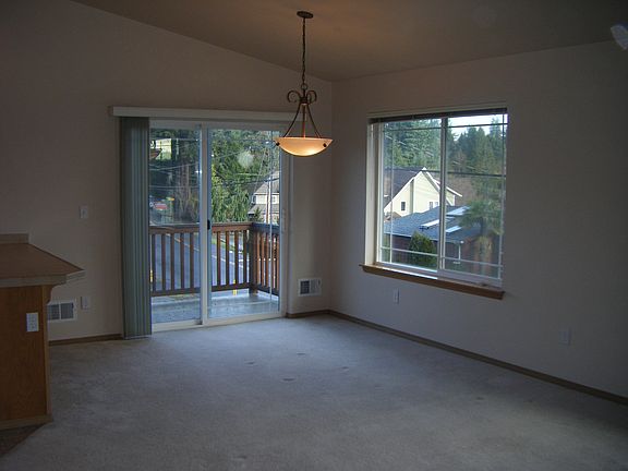 4th image of 1127 161st St SW Unit A
