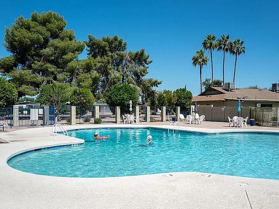 ACCESS TO POOL!
