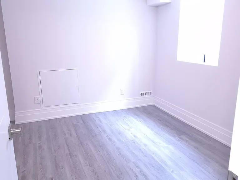 4 Porter Cres #BASEMENT — Photo 20