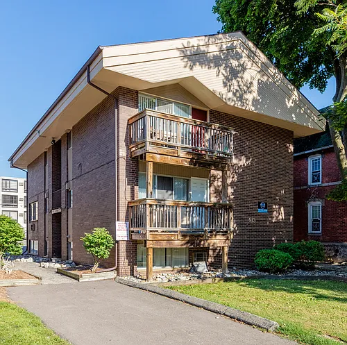 913 Mary St Photo 1