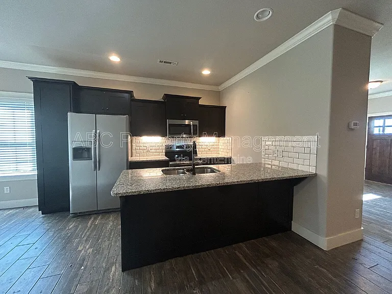 3101 Warberry Ave — Photo 5