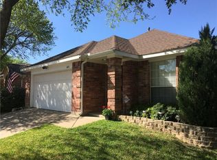 405 Horse Shoe Dr, Euless, TX 76039