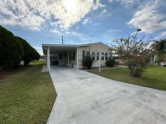 3rd image of 827 Vireo Dr