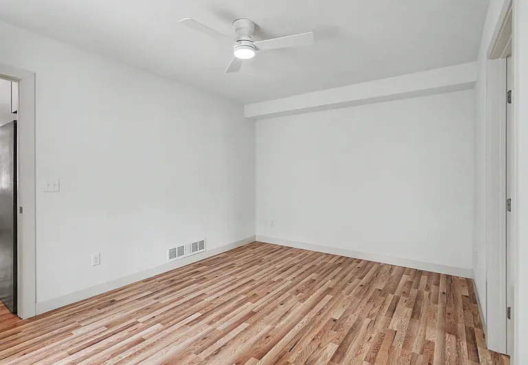 908 Indiana St #B — Photo 6
