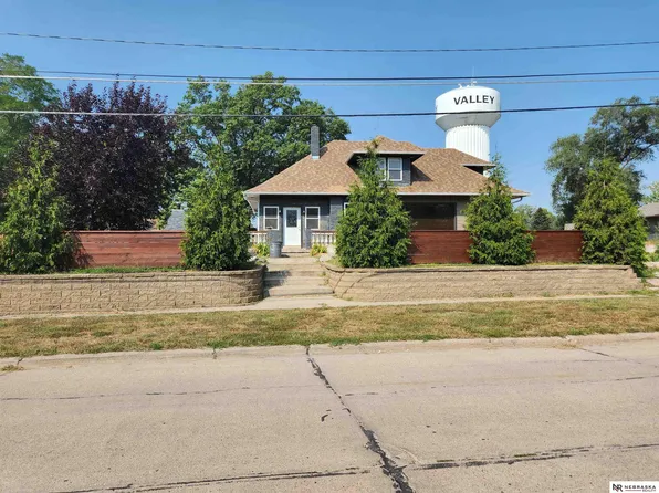 201 W Valley St, Valley, NE 68064