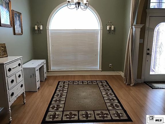 5th image of 307 Tremont Ln