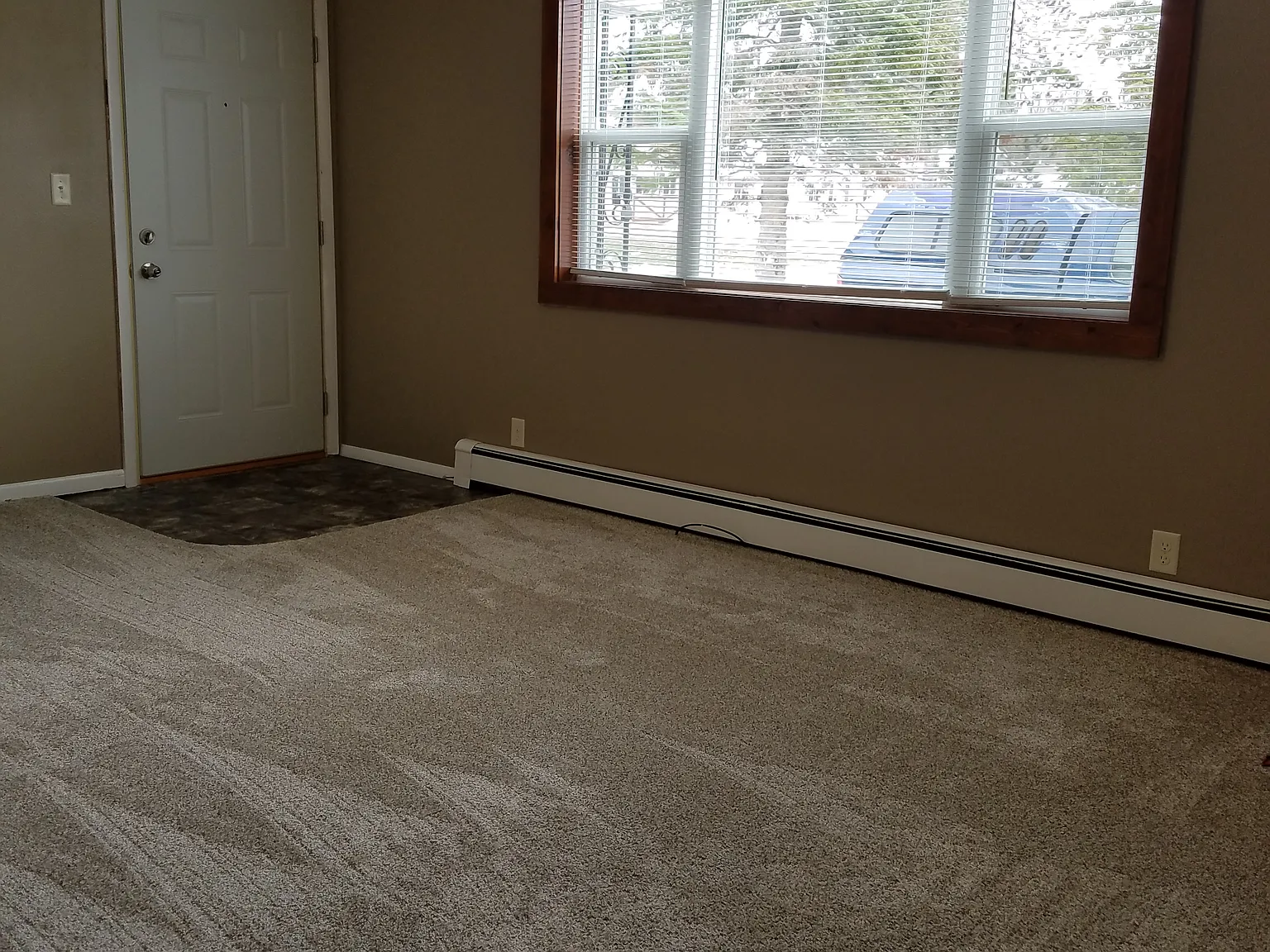 2 bed, 710 sqft, $870 — Photo 2
