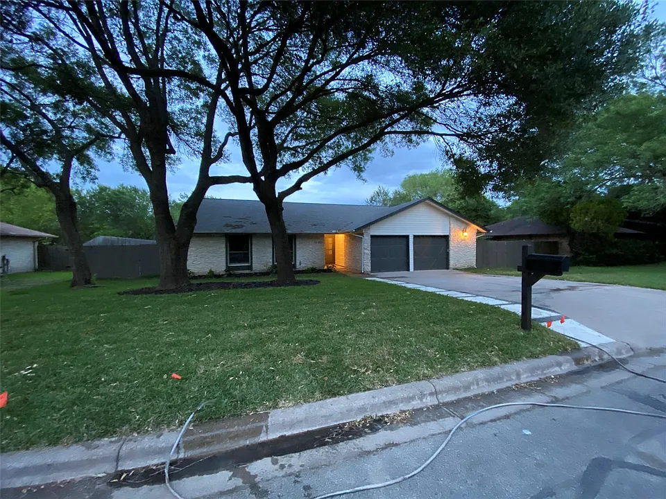 13307 Effingham St