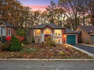 12 Brillinger Dr, Wasaga Beach, ON L9Z 1L4