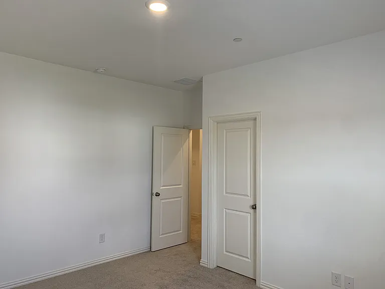 1009 Rockrose Dr — Photo 7