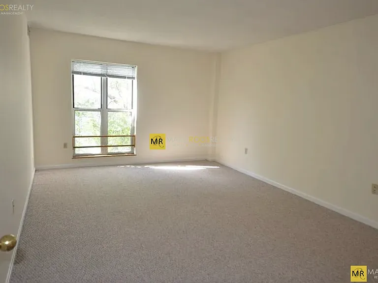 347 Franklin St — Photo 8