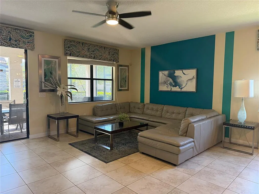 4 bed, 3.0 bath, 2225 sqft, $2,950 — Photo 3