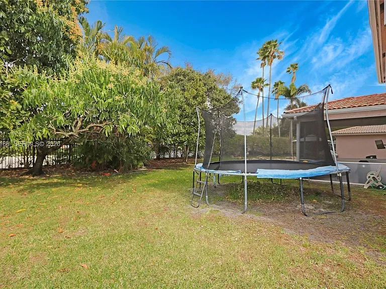 2232 SW 120th Ave — Photo 30