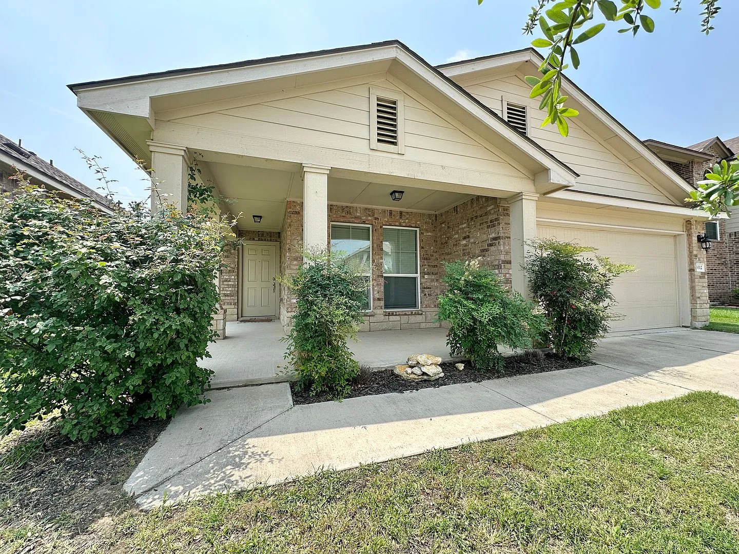 Viewable October 9th! Pets Accepted! — Photo 2