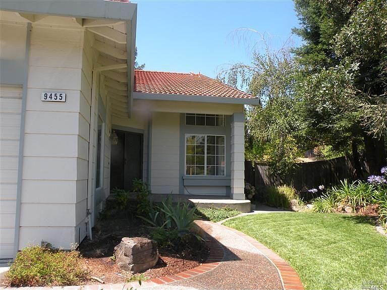 1st image of 9455 Valle Vista Ct