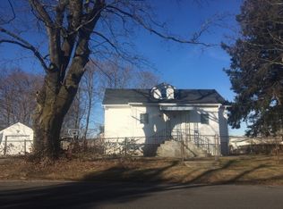 75 Apricot St, Central Islip, NY 11722