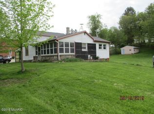 1555 S Ionia Rd, Vermontville, MI 49096