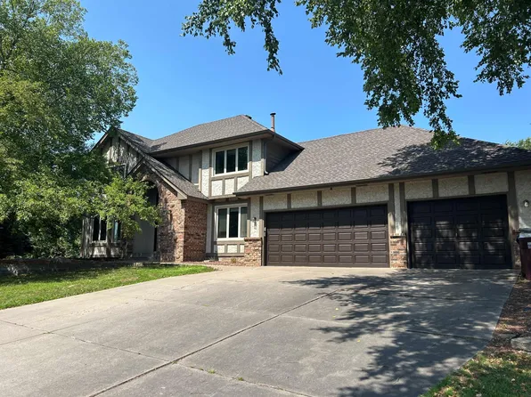 1467 Kings Crst, Eagan, MN 55122