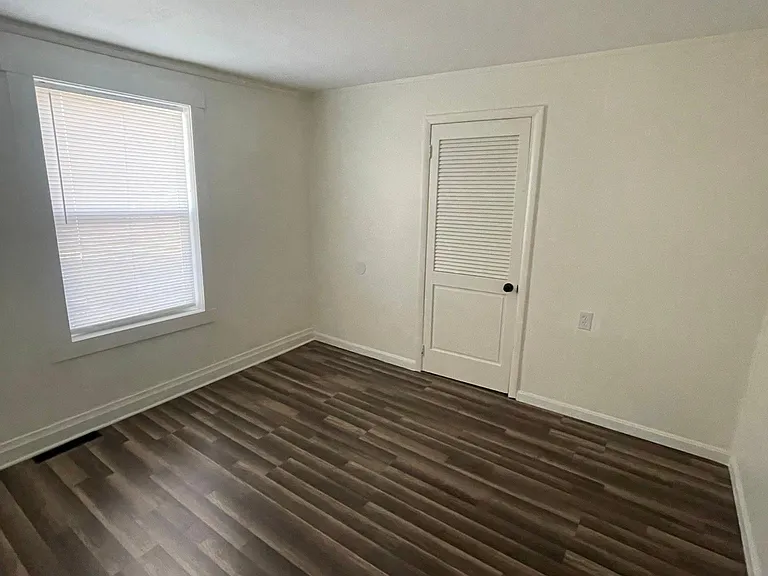 342 Kahl Ct — Photo 4