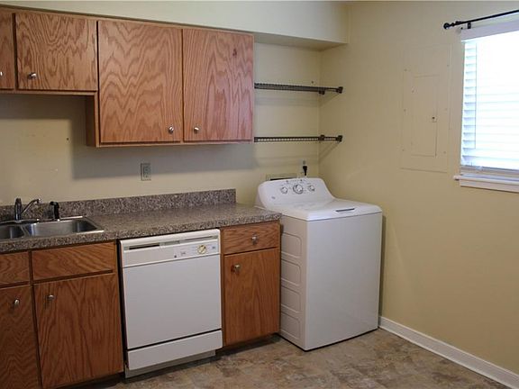 3rd image of 311 N Oceana Blvd