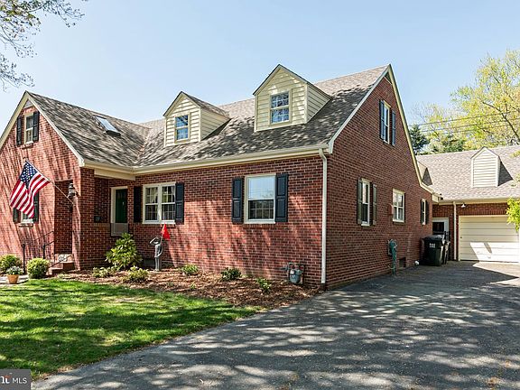 5th image of 219 Wye Ave