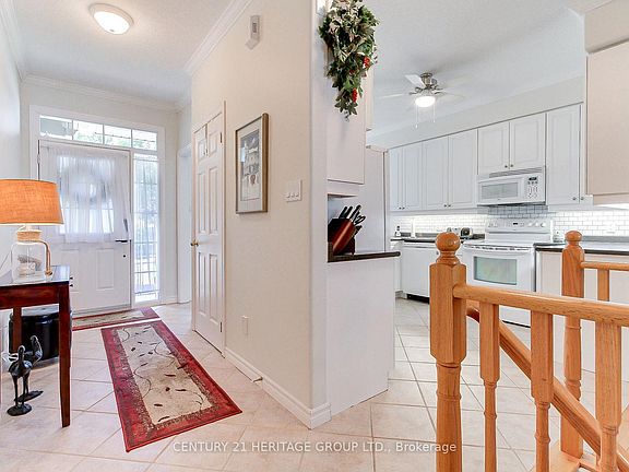3rd image of 174 Lindsay St N #28J