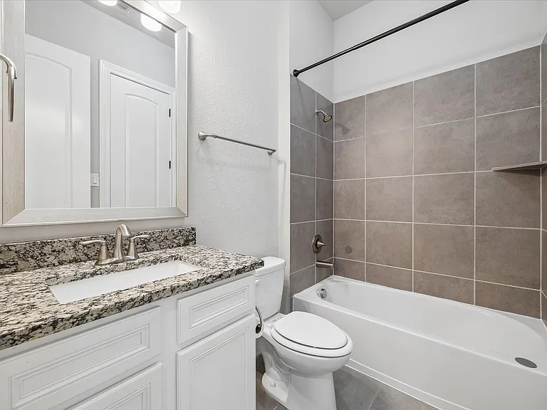 1704 Oak Leaf Pass Dr — Photo 7