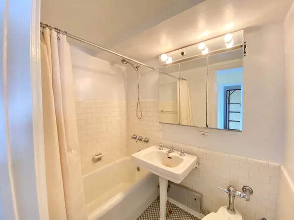 5 Tudor City Place 1729 image 7 of 7