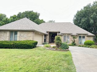 3305 S Oak Ave, Springfield, MO 65804