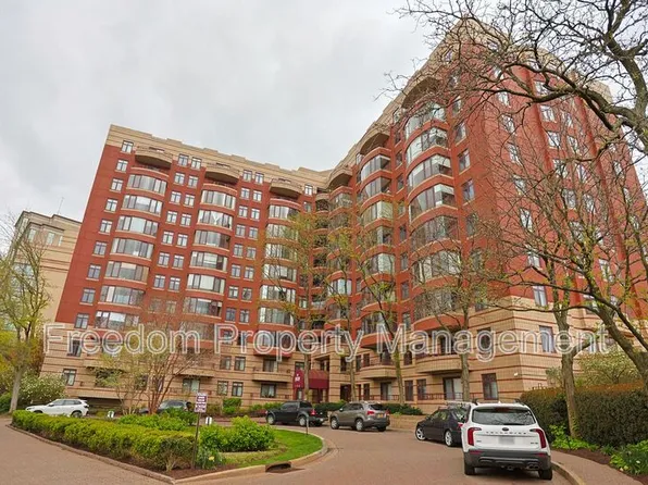 2400 Clarendon Blvd APT 205, Arlington, VA 22201