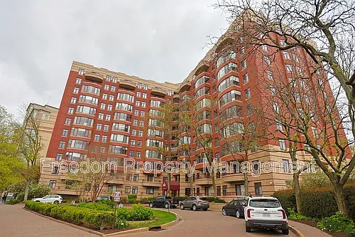 2400 Clarendon Blvd #205 Photo 1