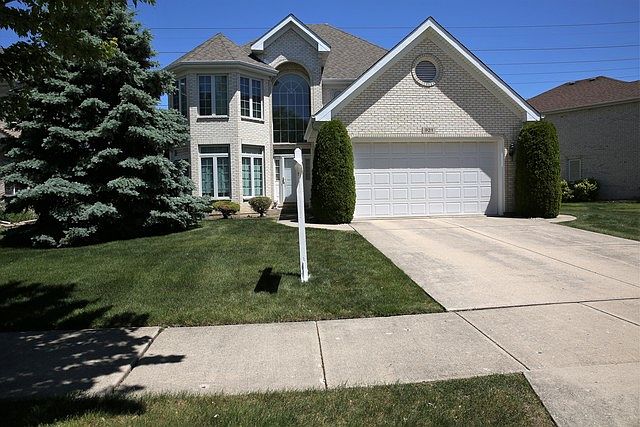 1st image of 921 Carlow Dr