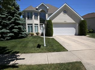 921 Carlow Dr, Des Plaines, IL
