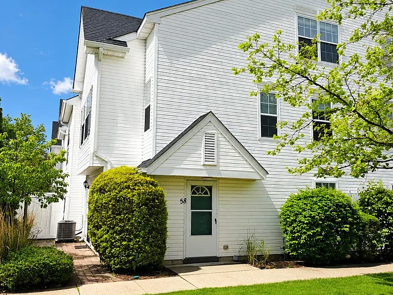58 Madison Ct — Photo 1